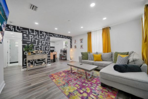 Vacay Spot Wynwood comfy Hub #1 2 BBQs Patio vibes, Prime LOC! 6 blocks away from Bars, Nite Clubs, Res, Shops